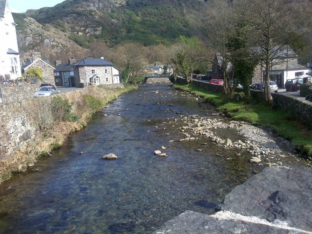 Prince Llewelyn Hotel Beddgelert Bagian luar foto